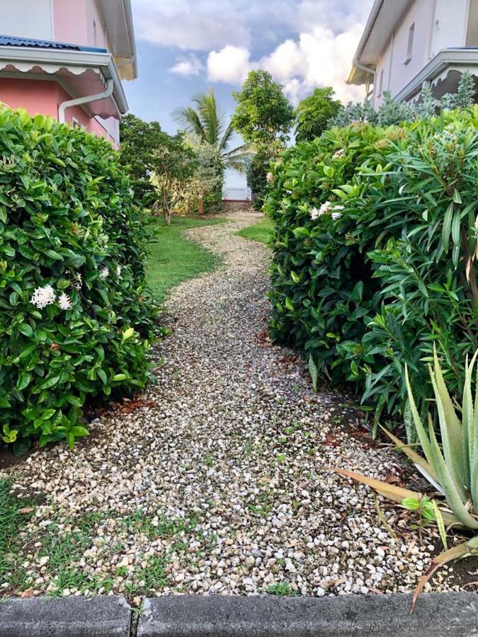 Appartement Au Bord De Mer Le Moule Bagian luar foto