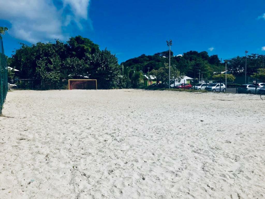 Appartement Au Bord De Mer Le Moule Bagian luar foto